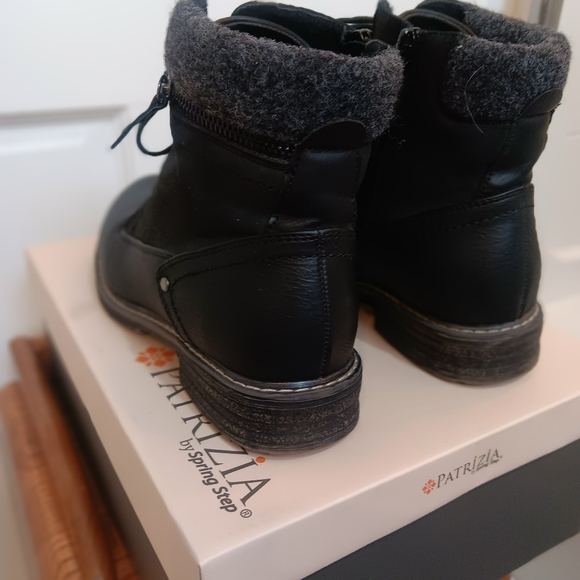 boots - Picture 3 of 8